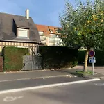Lumineux A 300 M De La Et Commerces