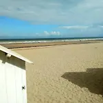 Lumineux A 300 M De La Et Commerces Villers-sur-Mer