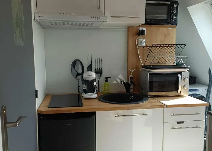 Lumineux à 300 M De La Et Commerces * Villers-sur-Mer