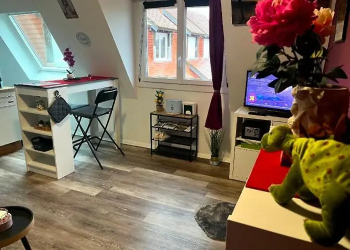 Lumineux à 300 M De La Et Commerces *